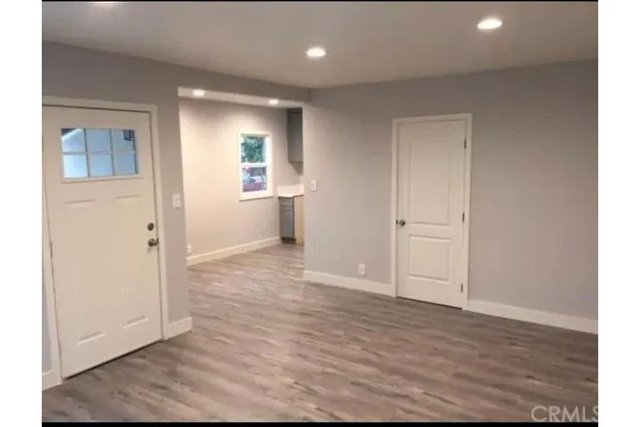 $1575 : East LA - Single family home image 3