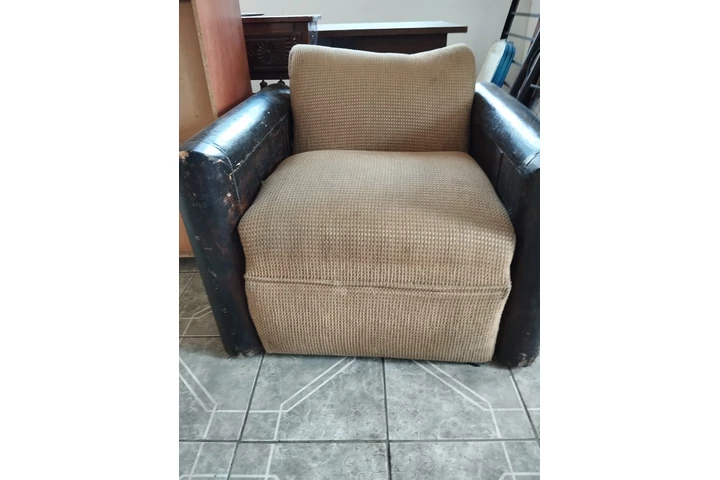 $4000 : Sala image 1