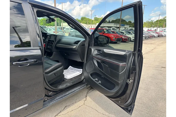 2018 Grand Caravan GT Wagon image 8