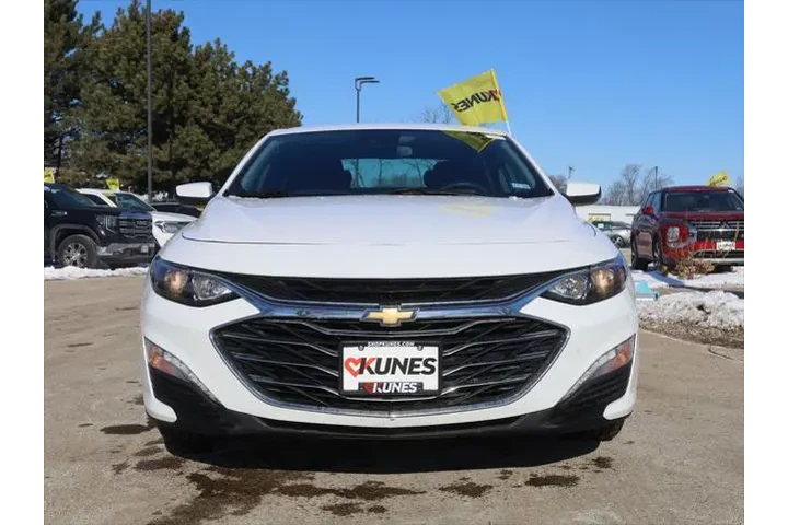 $14770 : Chevrolet Malibu 2023 LT 4dr image 3