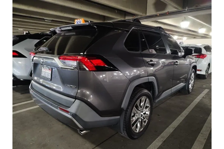 $30075 : Toyota RAV4 2020 Limited 4dr image 1