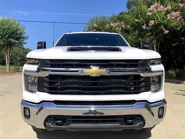 2024 Silverado 3500HD LT Crew image 2