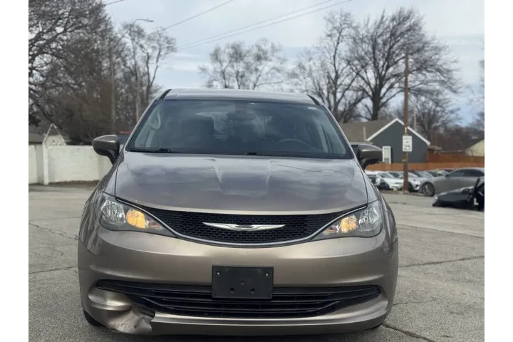 $7999 : 2017 Pacifica LX image 3