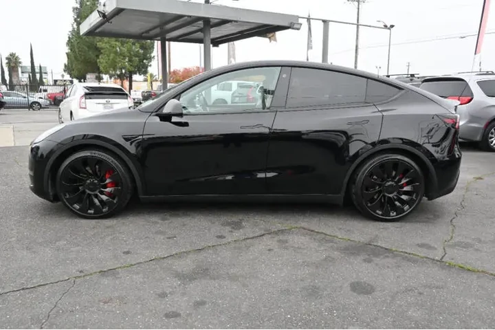 $21998 : 2023 Model Y Performance image 10