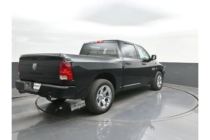 $18491 : Ram 1500 2017 4x2 Express 4d image 9