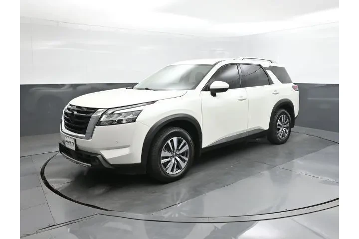 $20743 : Nissan Pathfinder 2022 SL 4d image 1