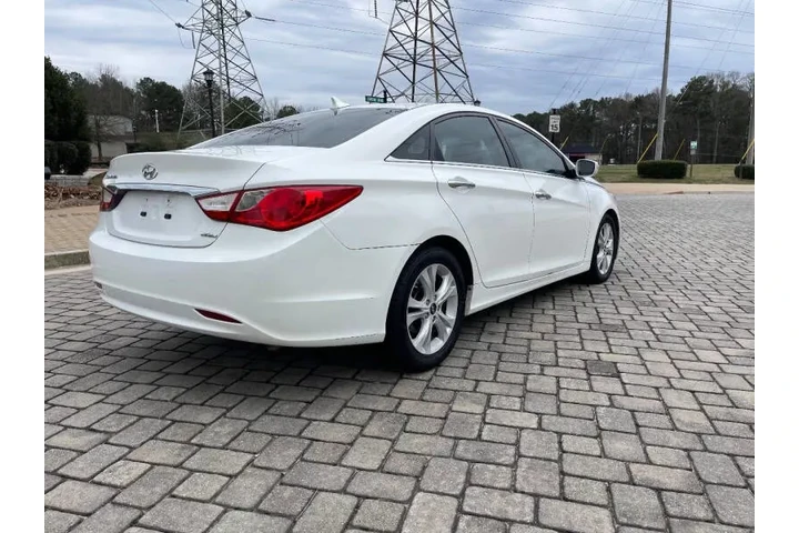 $5450 : 2011 Sonata Limited image 8