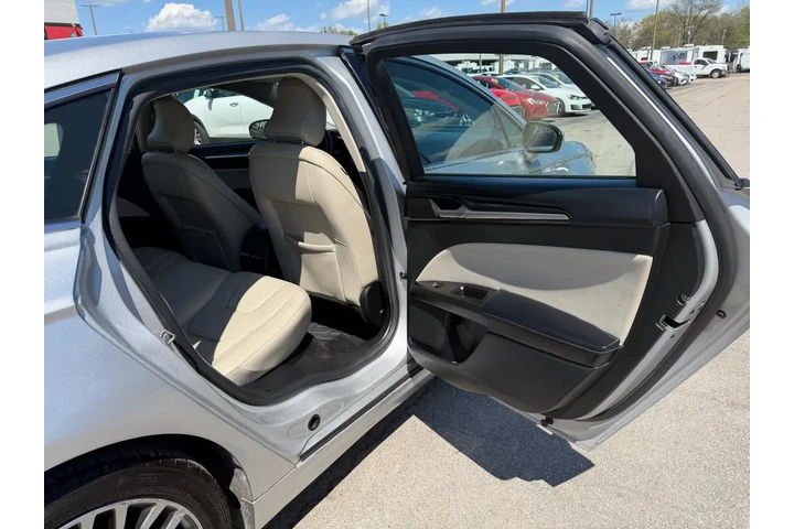 $9980 : 2017 Fusion Titanium image 9