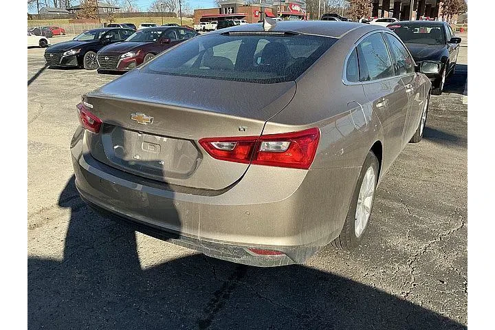 $19888 : Chevrolet Malibu 2024 LT 4dr image 3