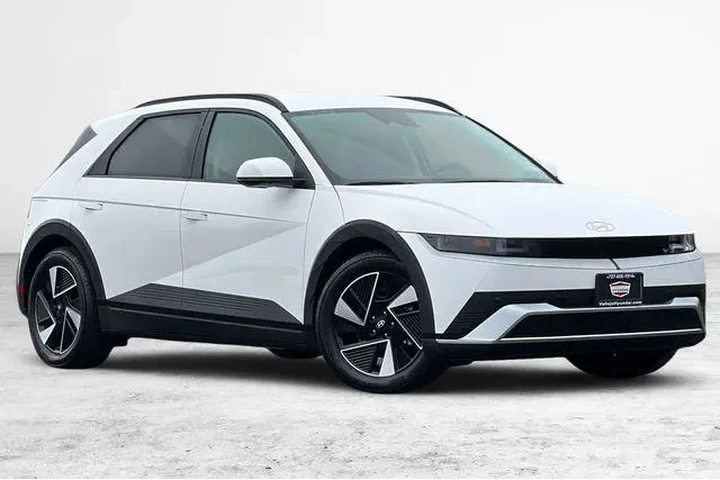 $37990 : Hyundai IONIQ 5 2025 SEL 4dr image 1