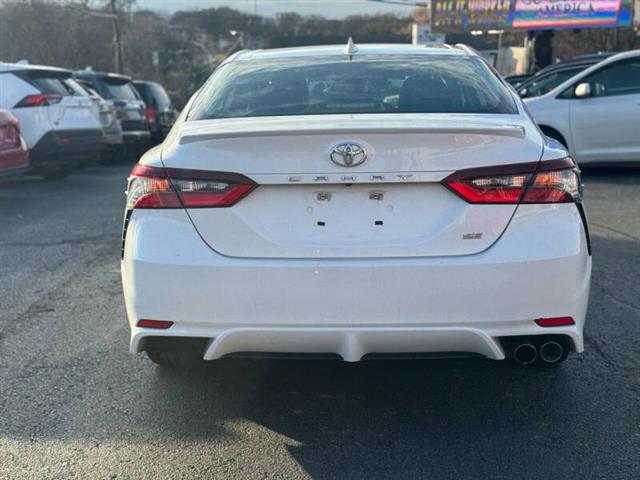 $17495 : 2021 Camry SE image 6