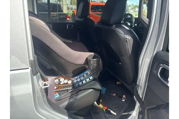 $29994 : Jeep Gladiator 2022 4x4 High image 8