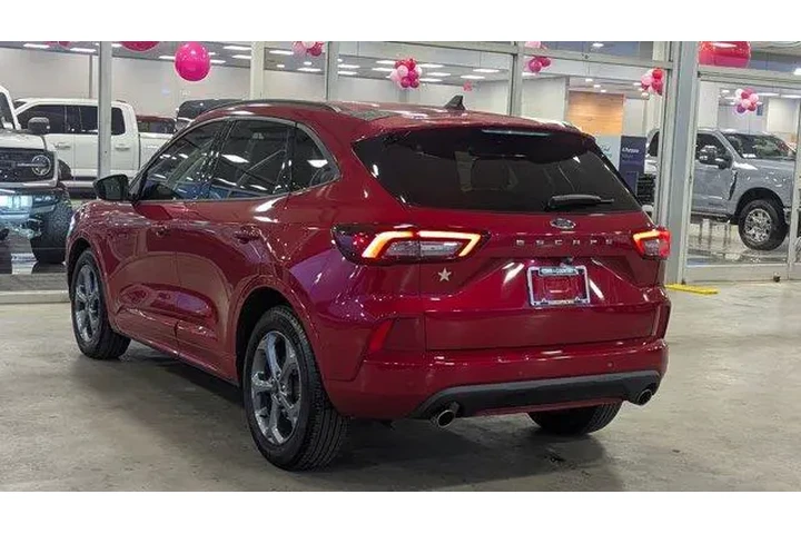 $19499 : Ford Escape 2023 ST-Line 4dr image 3