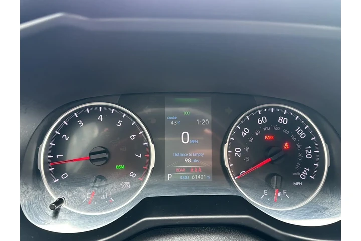 $27698 : Gold Certified 2022 RAV4 LE image 3