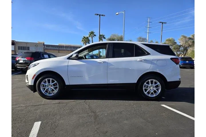 $23991 : Chevrolet Equinox 2024 LS 4d image 3