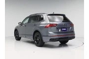 $26998 : Volkswagen Tiguan 2023 SE R- thumbnail