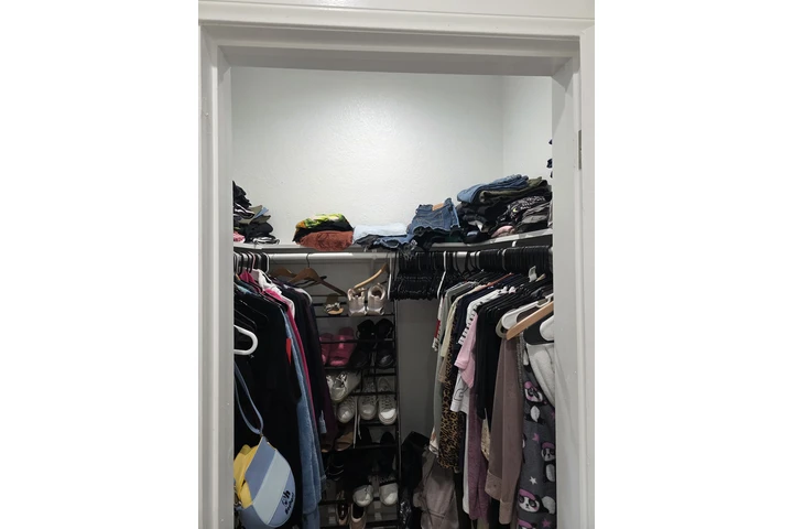 $1000 : Cuarto en renta image 4