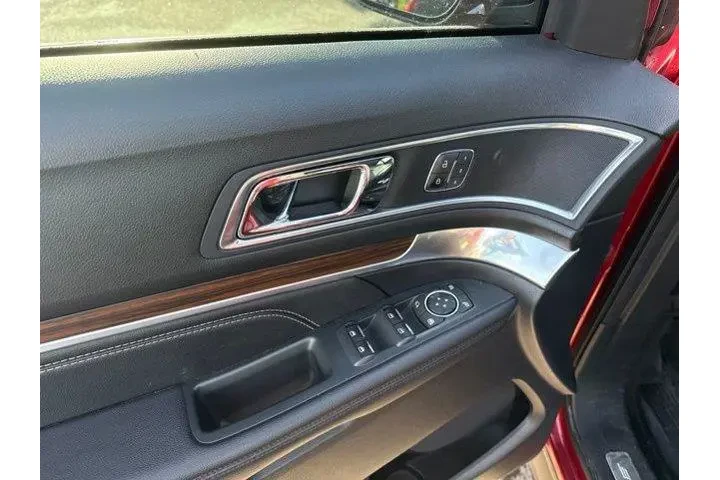 $23500 : Ford Explorer 2018 AWD Limit image 9