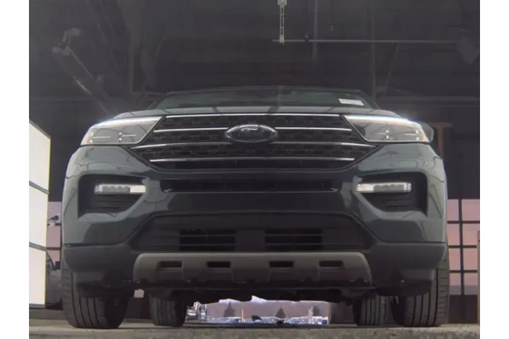 $26399 : Ford Explorer 2022 AWD XLT 4 image 4