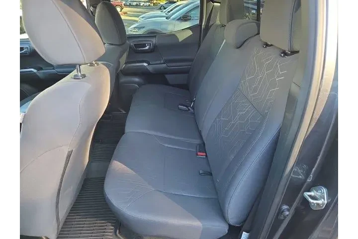 $28695 : Toyota Tacoma 2017 4x4 TRD P image 7