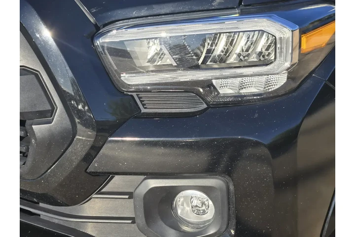 Toyota Tacoma 2023 4x4 TRD S image 6