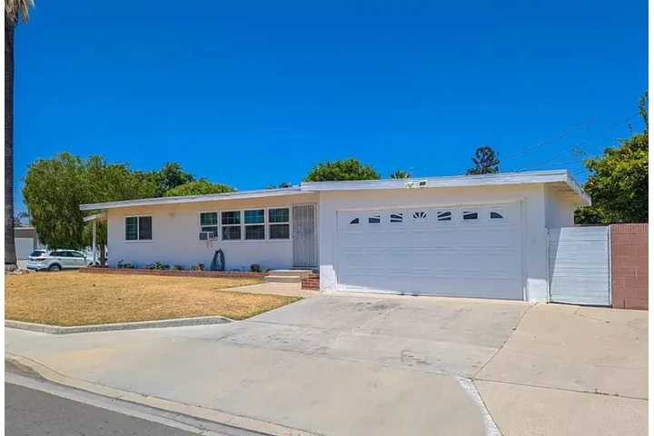 $2350 : Hermosa casa🏠en Artesia CA🏠 image 1