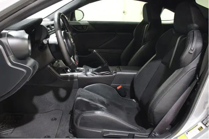 $30998 : Toyota GR86 2023 Premium 2dr image 3