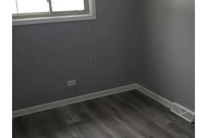 $1350 : HOUSE AVAILABLE IN CHICAGO IL image 2