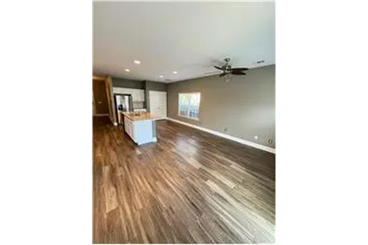 $2150 : Rental property with 3 bedro image 6