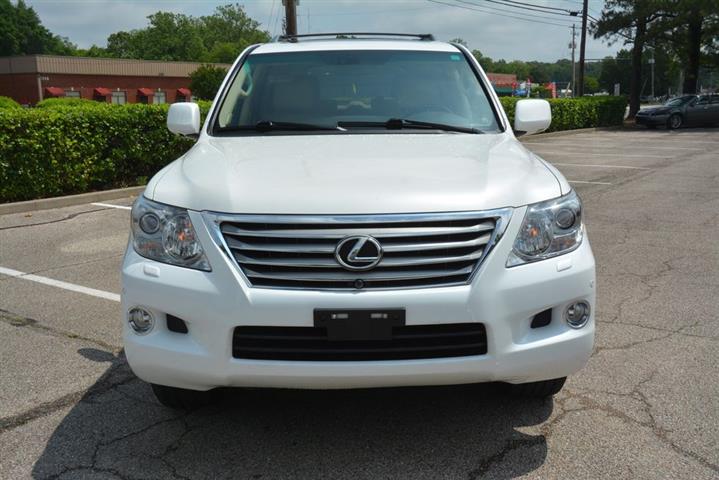 2011 LX 570 image 3