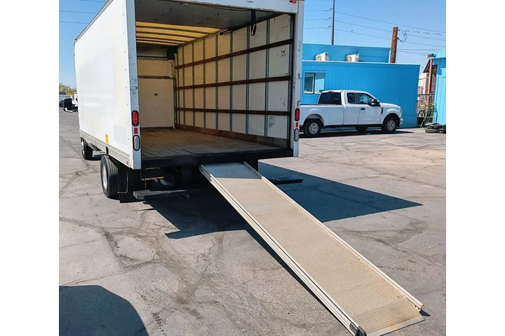 $18995 : 2017 FORD E350 SUPER DUTY CUT image 5