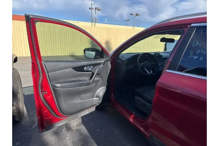 $14277 : Nissan Rogue Sport 2018 S 4d image 8