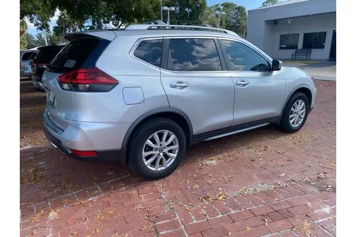 $13300 : Nissan Rogue 2020 SV 4dr Cro image 6