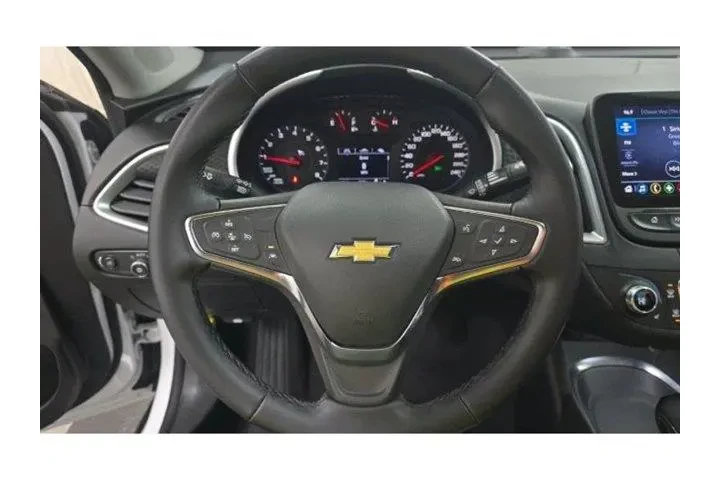 $24500 : Chevrolet Malibu 2024 LT 4dr image 8