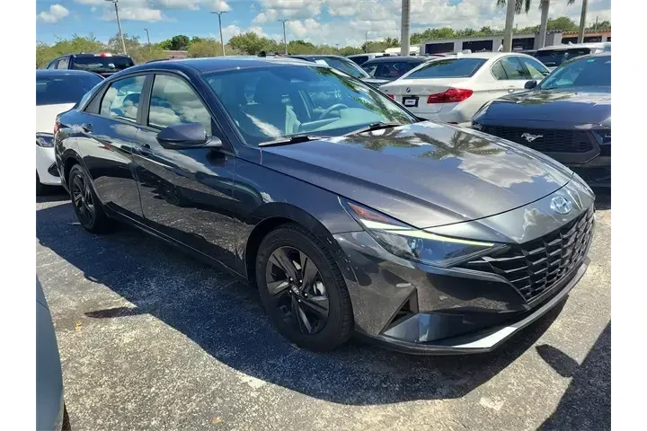 $16990 : Hyundai ELANTRA 2022 SEL 4dr image 2