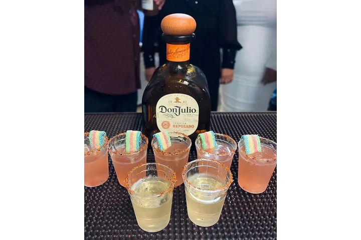 Bartender BOLI'S DRINKS image 8