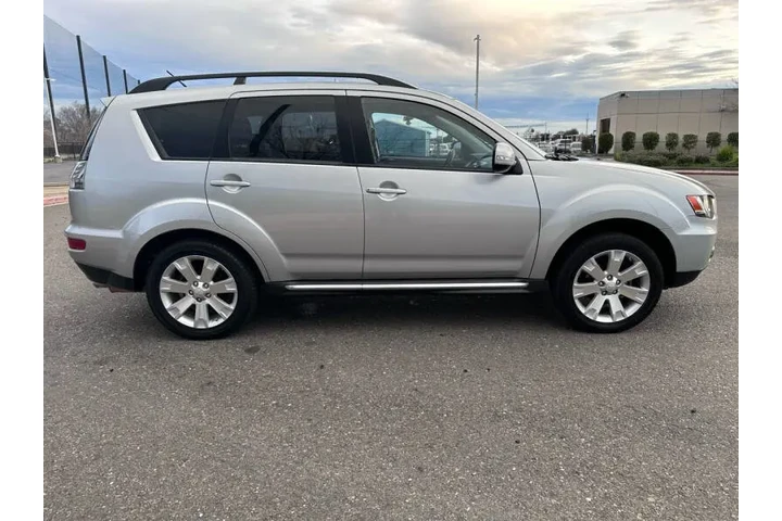 $9995 : 2011 Outlander SE image 6