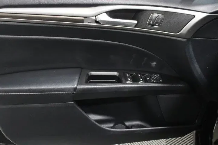 $19988 : Ford Fusion 2020 SEL 4dr Sed image 3