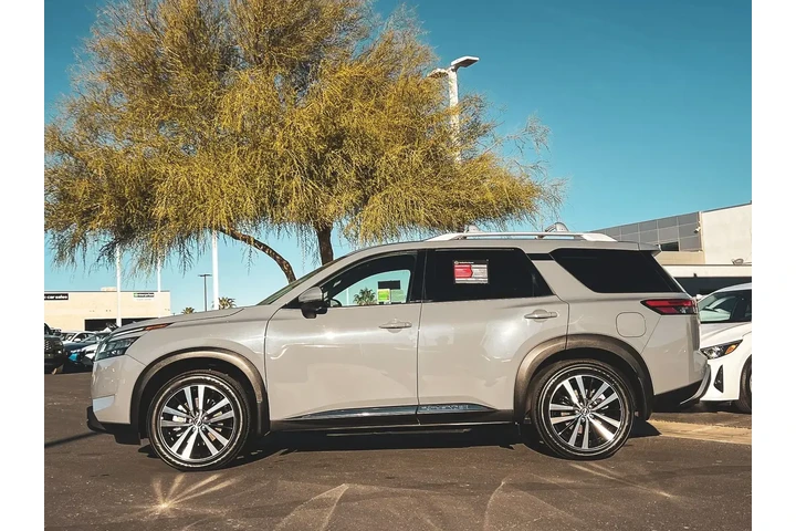 $35477 : Nissan Pathfinder 2024 Plati image 5