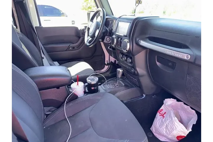 $23989 : Jeep Wrangler Unlimited 2017 image 7