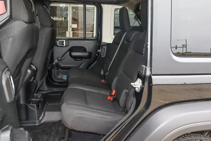 $26988 : 2021 Wrangler Unlimited Willy image 8