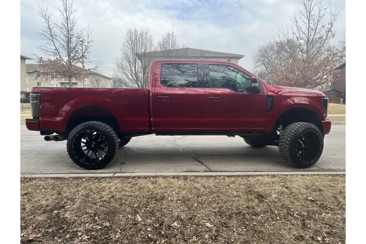 $44997 : 2019 F-250 Super Duty Lariat image 9