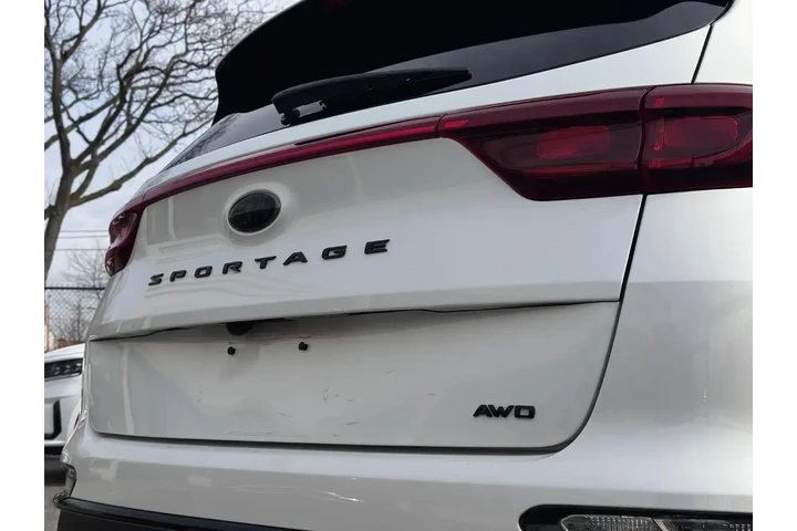 $12895 : Kia Sportage 2022 AWD Nightf image 7
