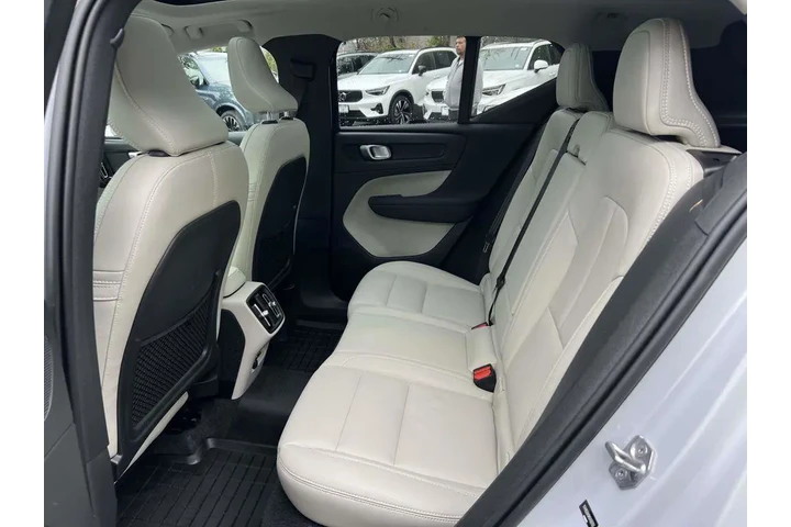 $23992 : Volvo XC40 2021 AWD T5 Momen image 10