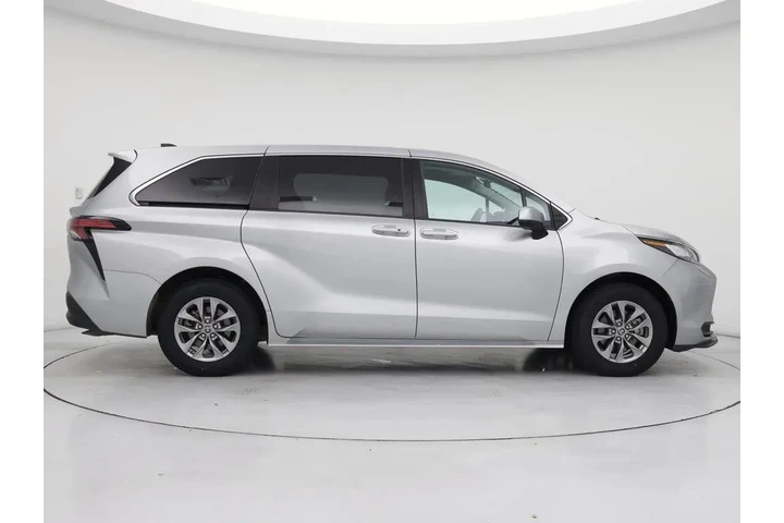 $32998 : Toyota Sienna 2022 LE 8-Pass image 7