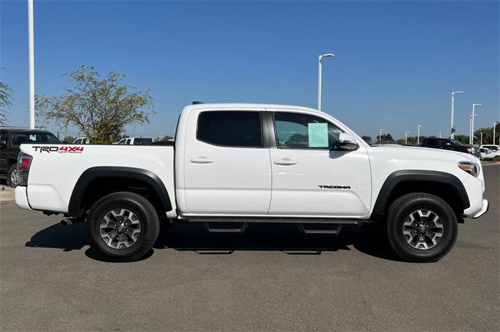 $35998 : Tacoma TRD Off-Road image 3