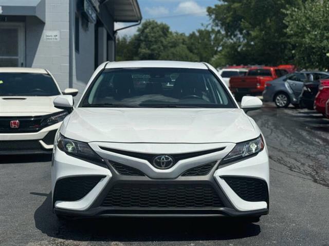 $18495 : 2021 Camry SE image 3