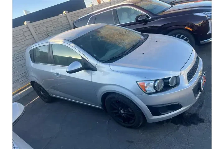 $5588 : Chevrolet Sonic 2014 LT Auto image 2