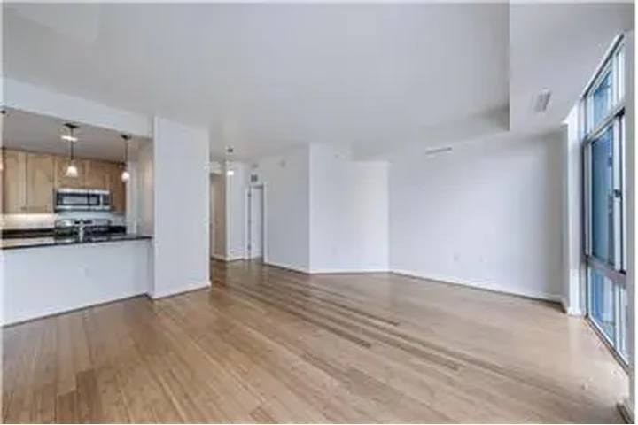 $2995 : Rental property with 1 bedro image 1