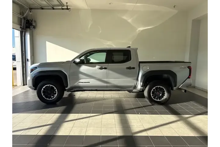 $37996 : Toyota Tacoma 2024 4x4 TRD O image 1